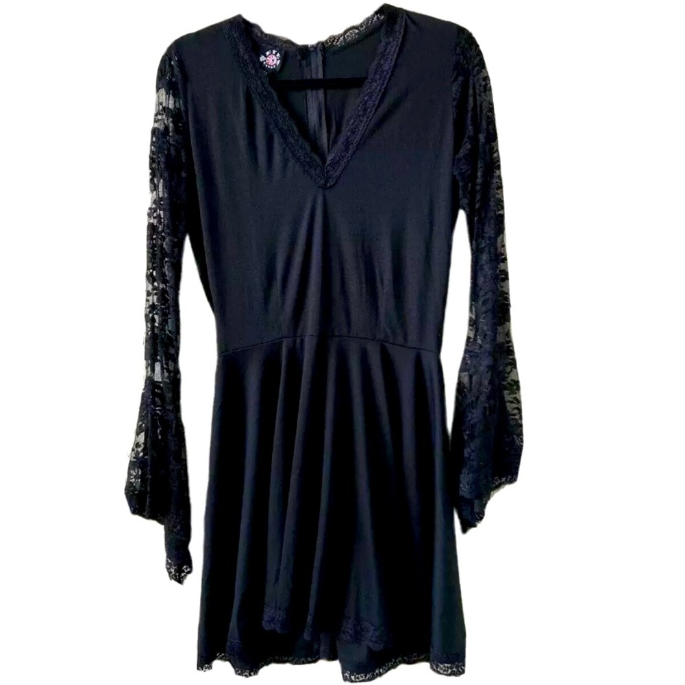 DOLLS KILL EYE CANDY lace bell black dress size medium